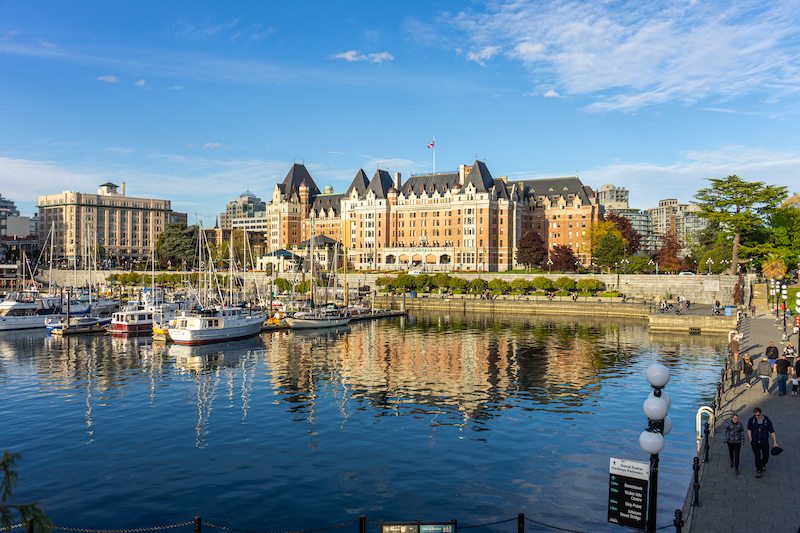 Le port intérieur de Victoria : les bateaux, l’hôtel Empress et la promenade